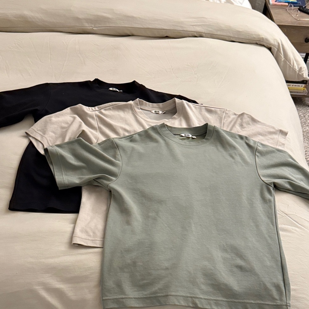 Uniqlo Men's Short Sleeve Tees - Black, Cream, Green
